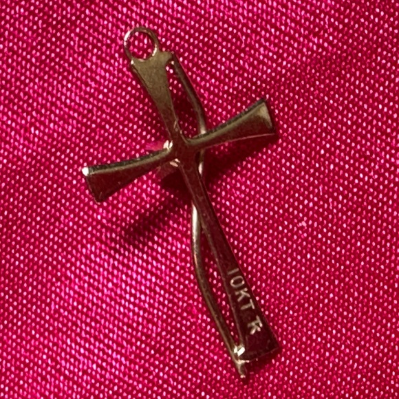 Solid 10K Yellow Gold Natural
Diamond
Accent Cross Religious
Pendant - Picture 8 of 8